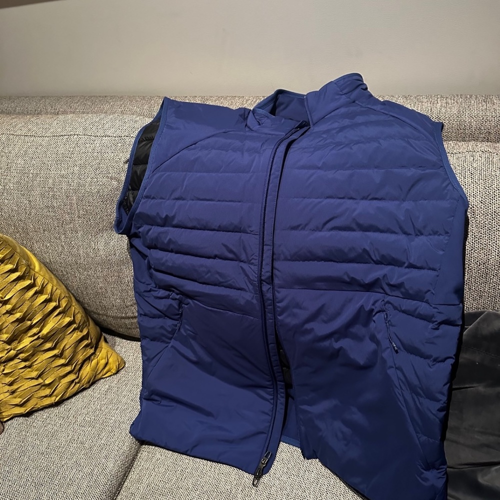 Lululemon 'Down For It All' mens vest Size XL - Psychic Blue color